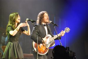  Joy Williams and John Paul White of the Civil Wars take the audience down to “Barton Holler.” (Photo by Lynne Margolis)