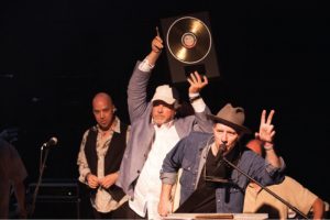 Robert Earl Keen and band accepting their "Best Live Act" award. (Photo by Sandra Eidenberg)